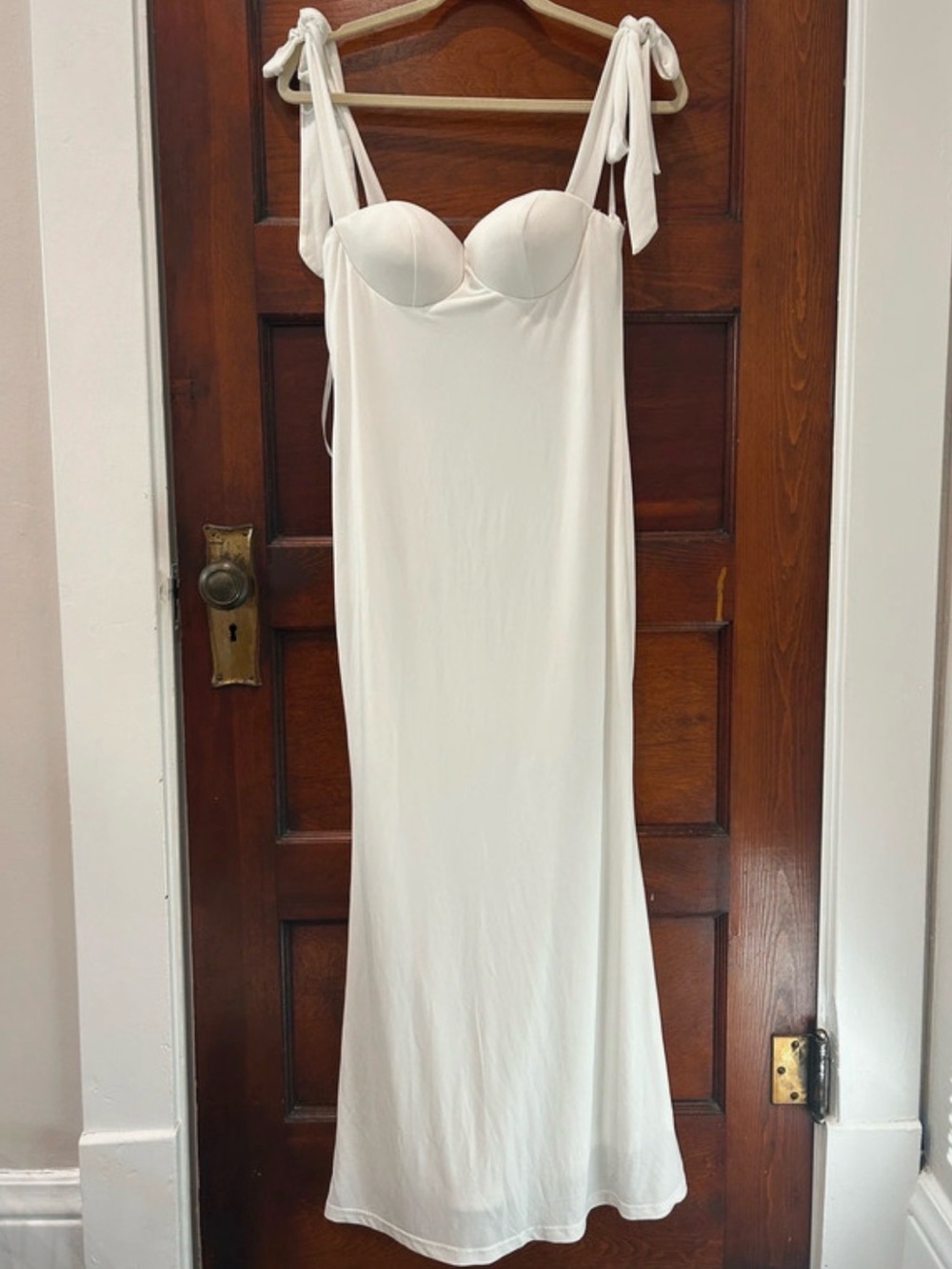 Selfie Leslie White Gown